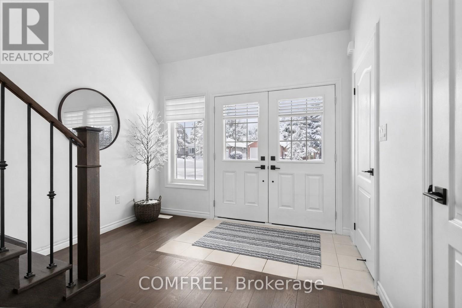 117 Merivale Court, Oshawa, Ontario  L1H 8S4 - Photo 2 - E12785274