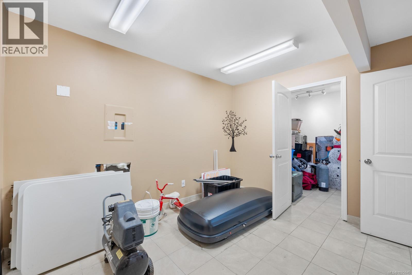 2130 Cliffe Ave, Courtenay, British Columbia  V9N 2L4 - Photo 10 - 1025845