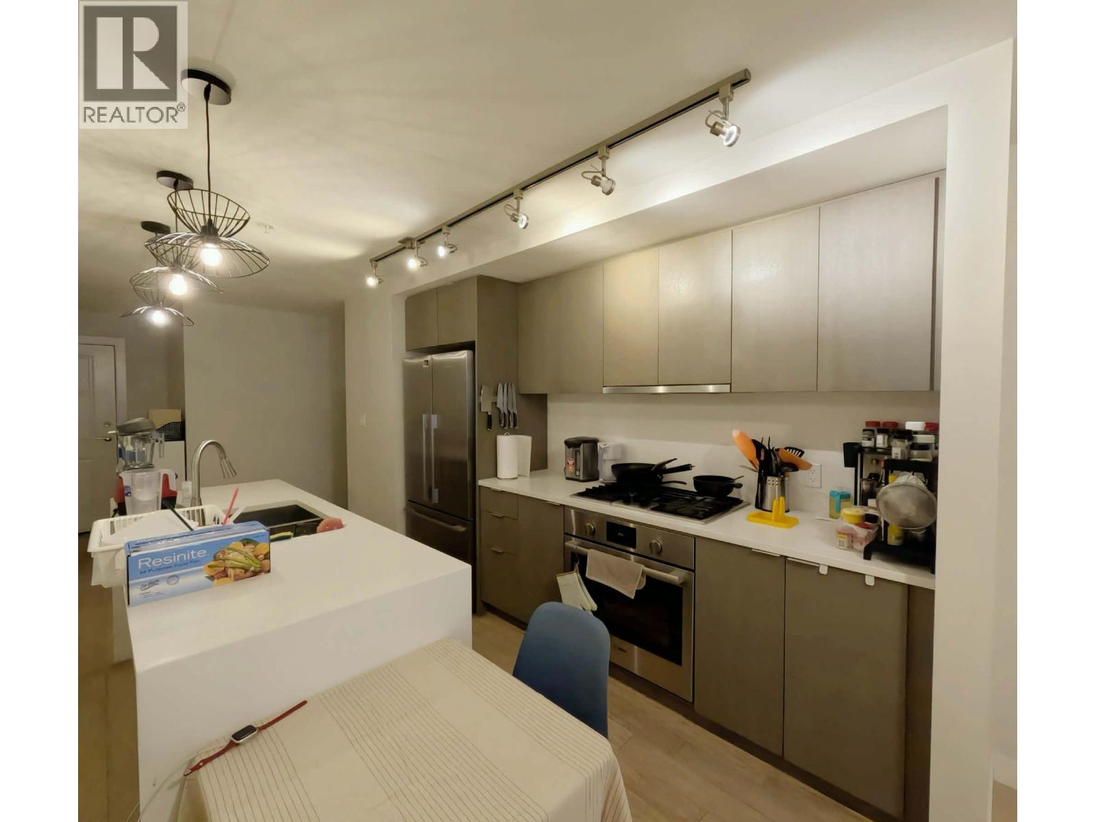 208 5555 Dunbar Street, Vancouver, British Columbia  V6N 1W5 - Photo 3 - R3089490