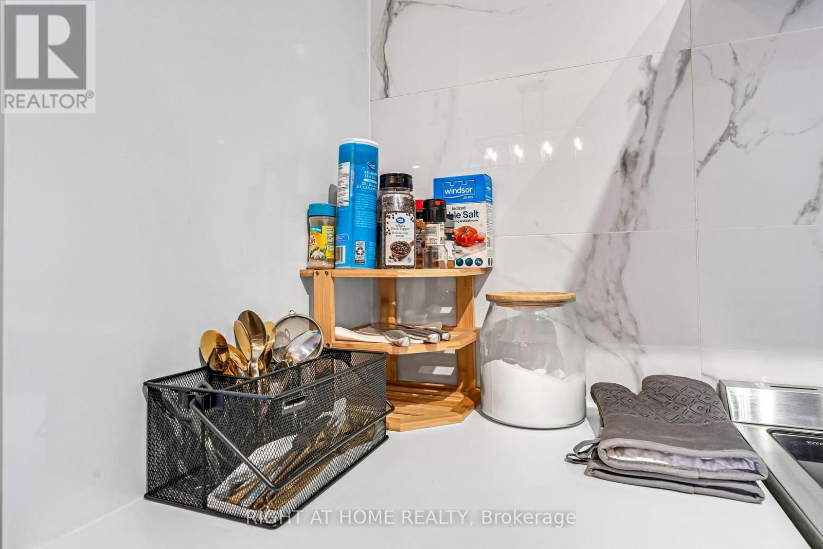 418 Queen Street W, Toronto, Ontario  M5V 2A7 - Photo 9 - C12785352