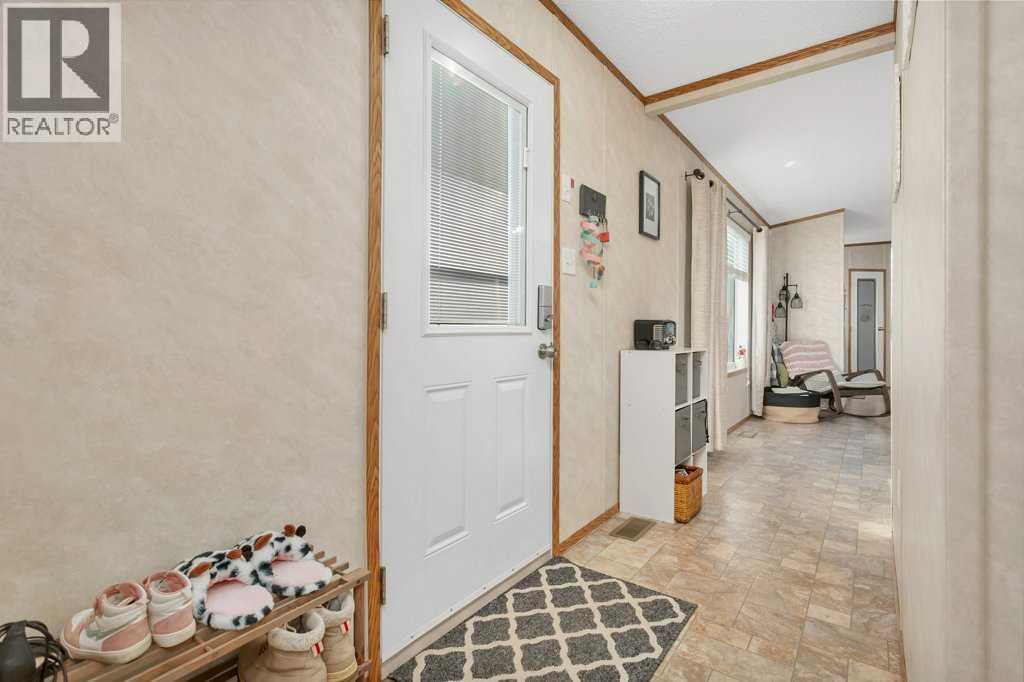 58 Mckay Place, Blackfalds, Alberta  T4M 0H7 - Photo 4 - A2285662