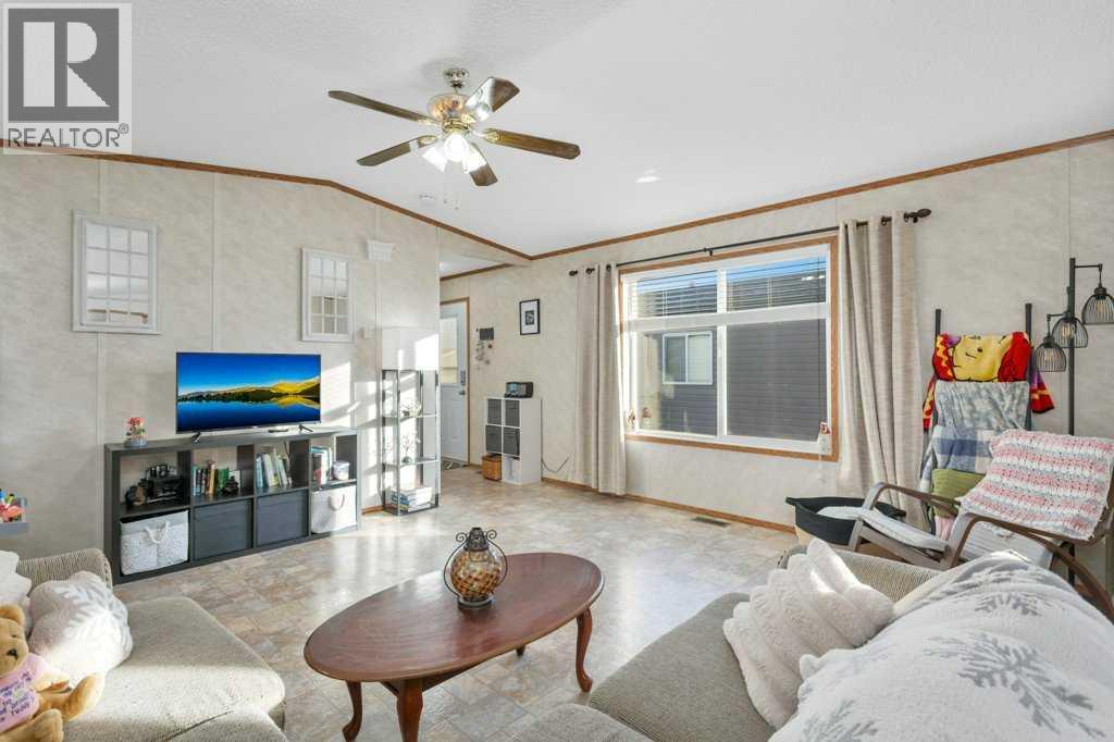 58 Mckay Place, Blackfalds, Alberta  T4M 0H7 - Photo 5 - A2285662