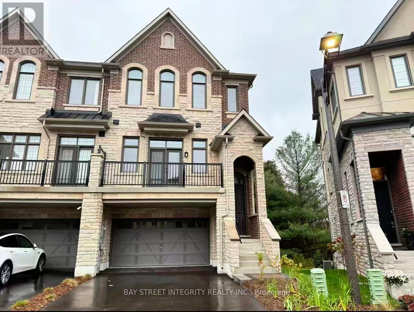 9 WEST VILLAGE LANE, Markham, Ontario