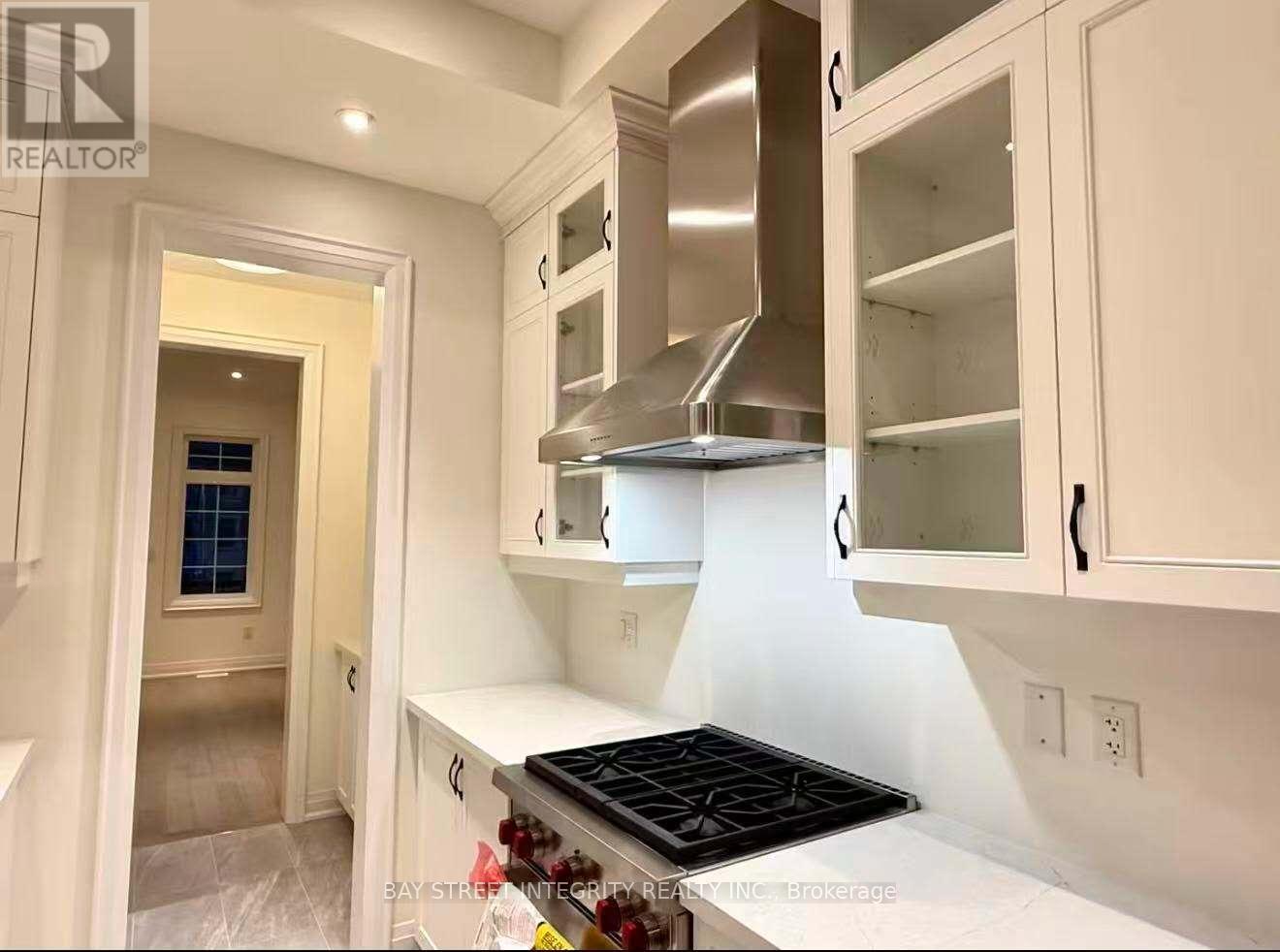 9 West Village Lane, Markham, Ontario  L6C 3L5 - Photo 15 - N12785312