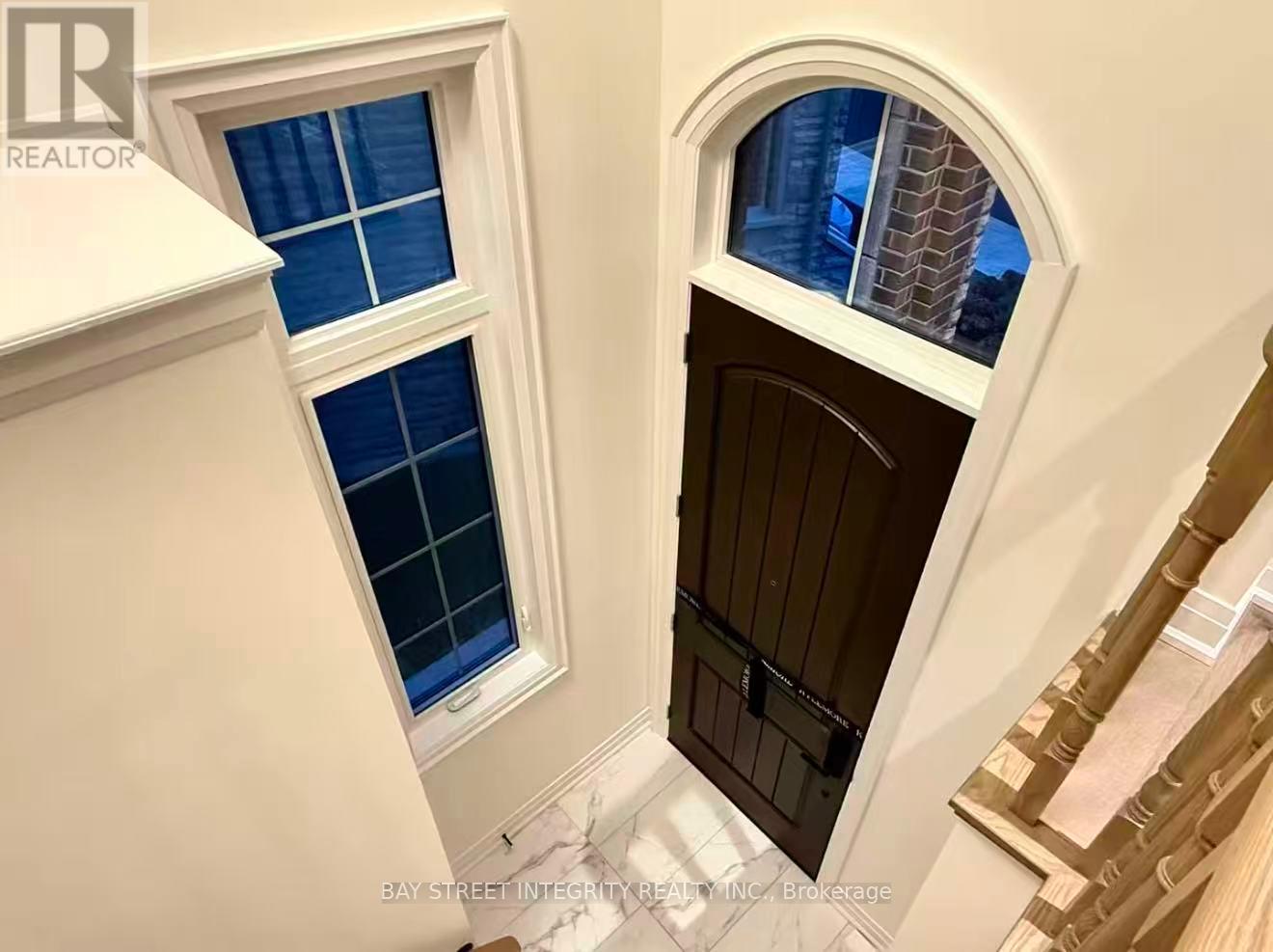 9 West Village Lane, Markham, Ontario  L6C 3L5 - Photo 4 - N12785312