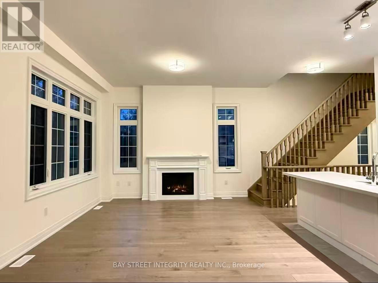 9 West Village Lane, Markham, Ontario  L6C 3L5 - Photo 7 - N12785312