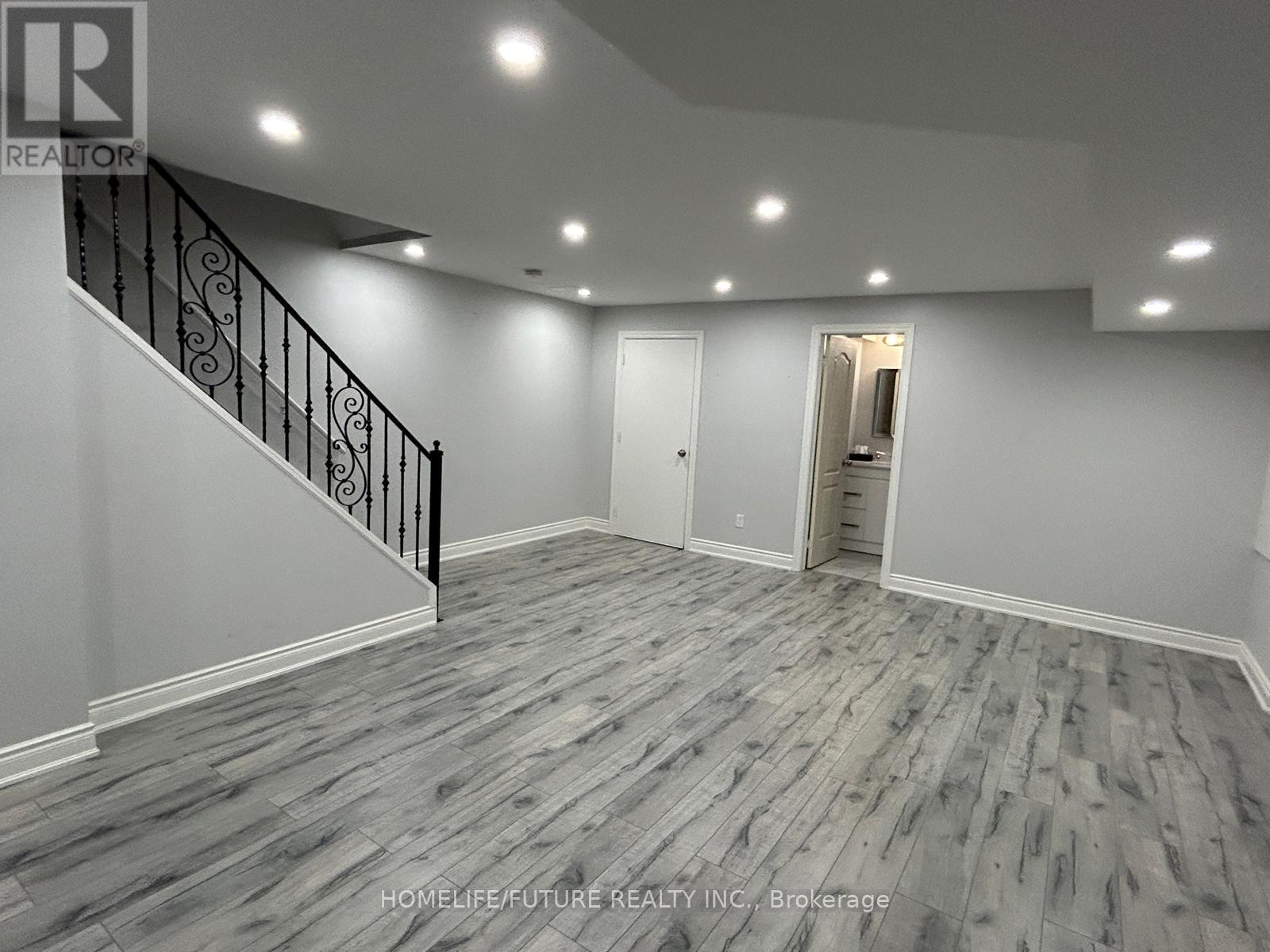 357 La Rocca Avenue, Vaughan, Ontario  L4H 3K6 - Photo 2 - N12785346