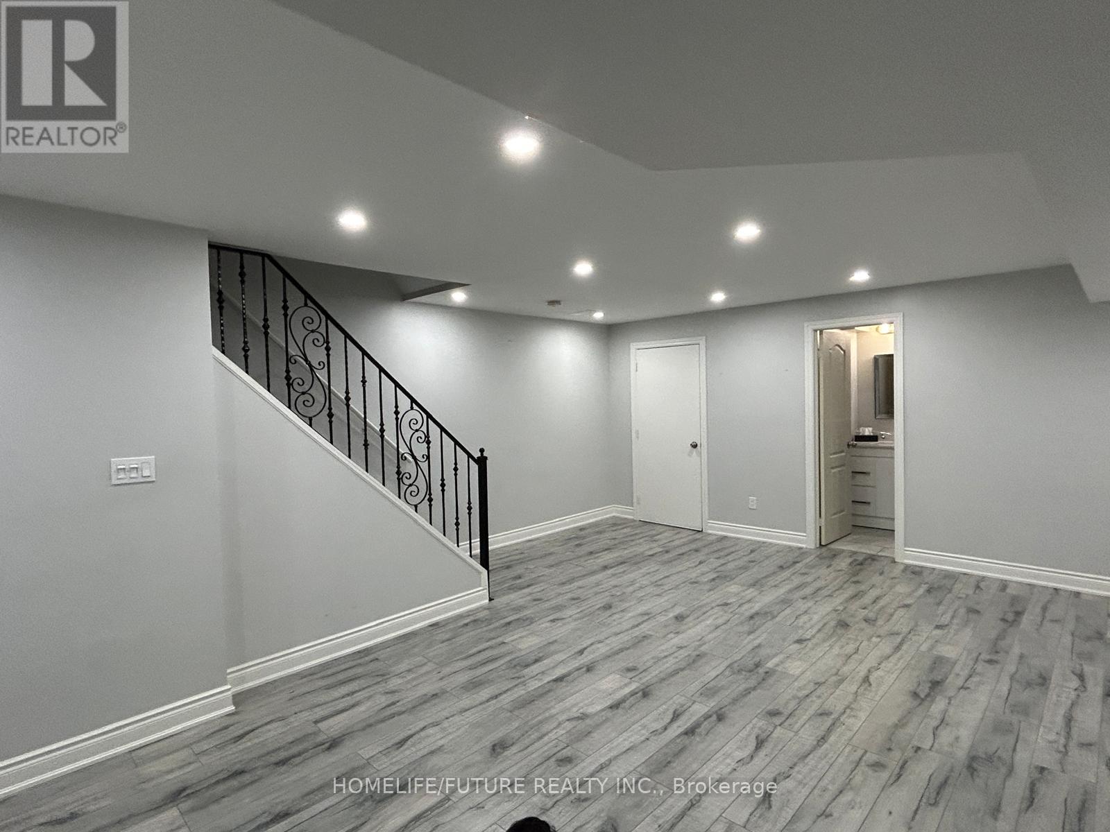 357 La Rocca Avenue, Vaughan, Ontario  L4H 3K6 - Photo 3 - N12785346