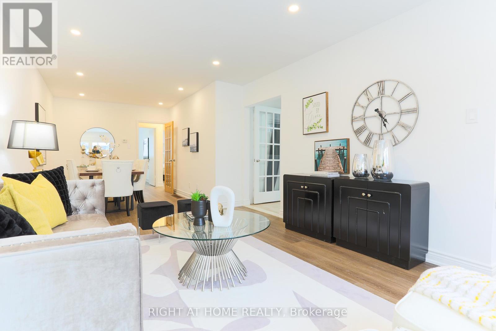 303 Blue Grass Boulevard, Richmond Hill, Ontario  L4C 3H3 - Photo 13 - N12785360