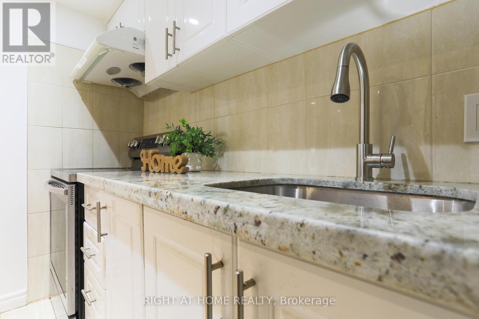 303 Blue Grass Boulevard, Richmond Hill, Ontario  L4C 3H3 - Photo 43 - N12785360