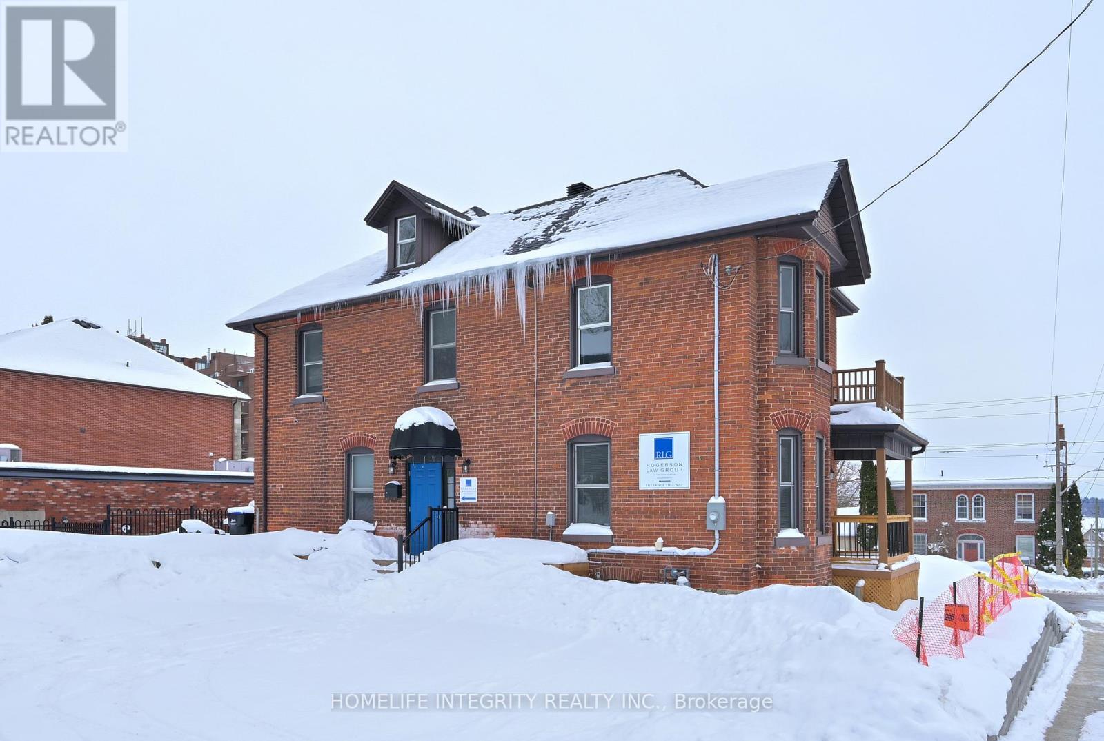 25 Berczy Street, Barrie, Ontario  L4M 3P6 - Photo 2 - S12785286