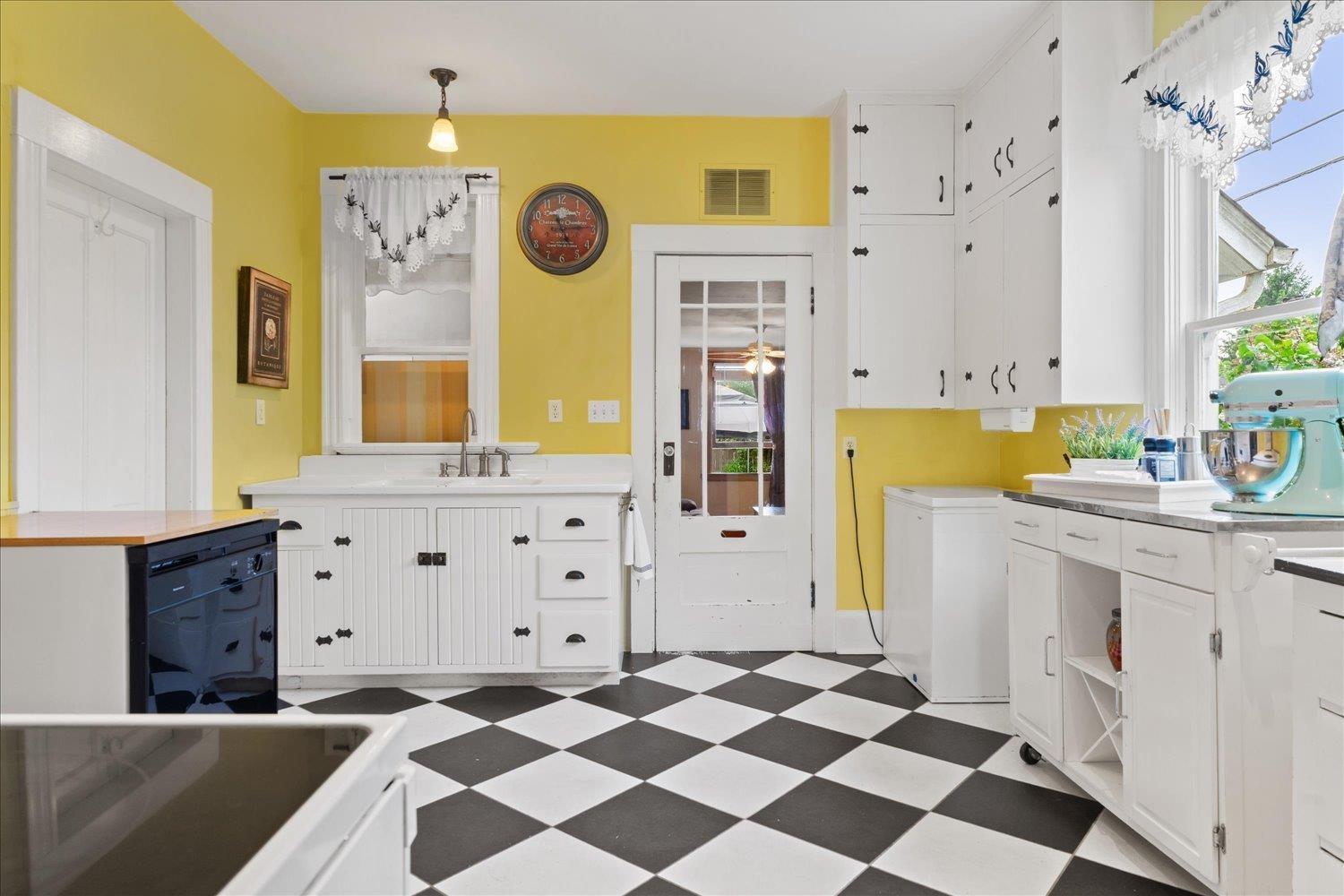 45766 Reece Avenue, Chilliwack Proper West, Chilliwack, British Columbia  V2P 2Z5 - Photo 11 - R3089333