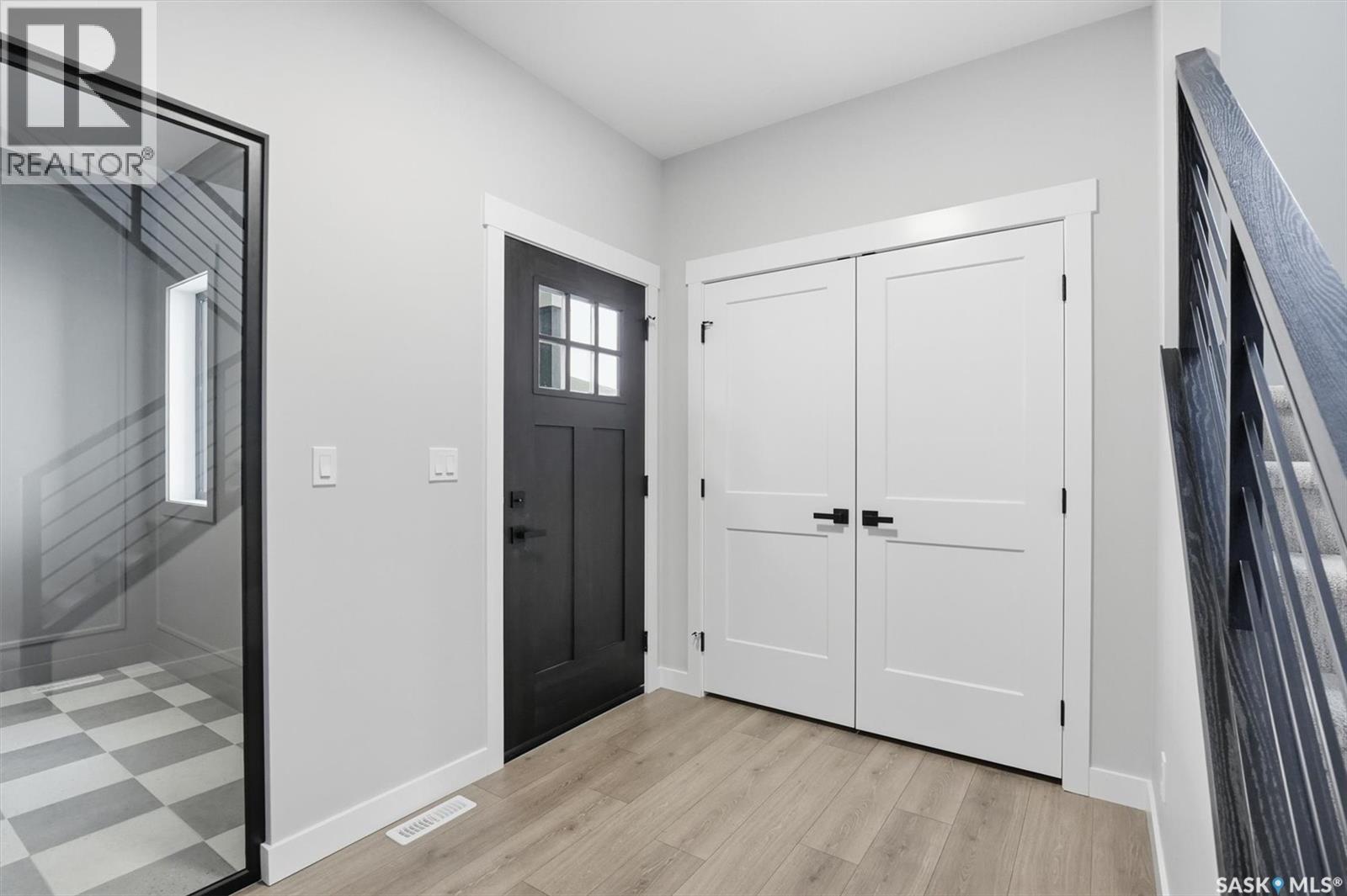 166 Cockroft Manor, Saskatoon, Saskatchewan  S7V 1L1 - Photo 2 - SK028470