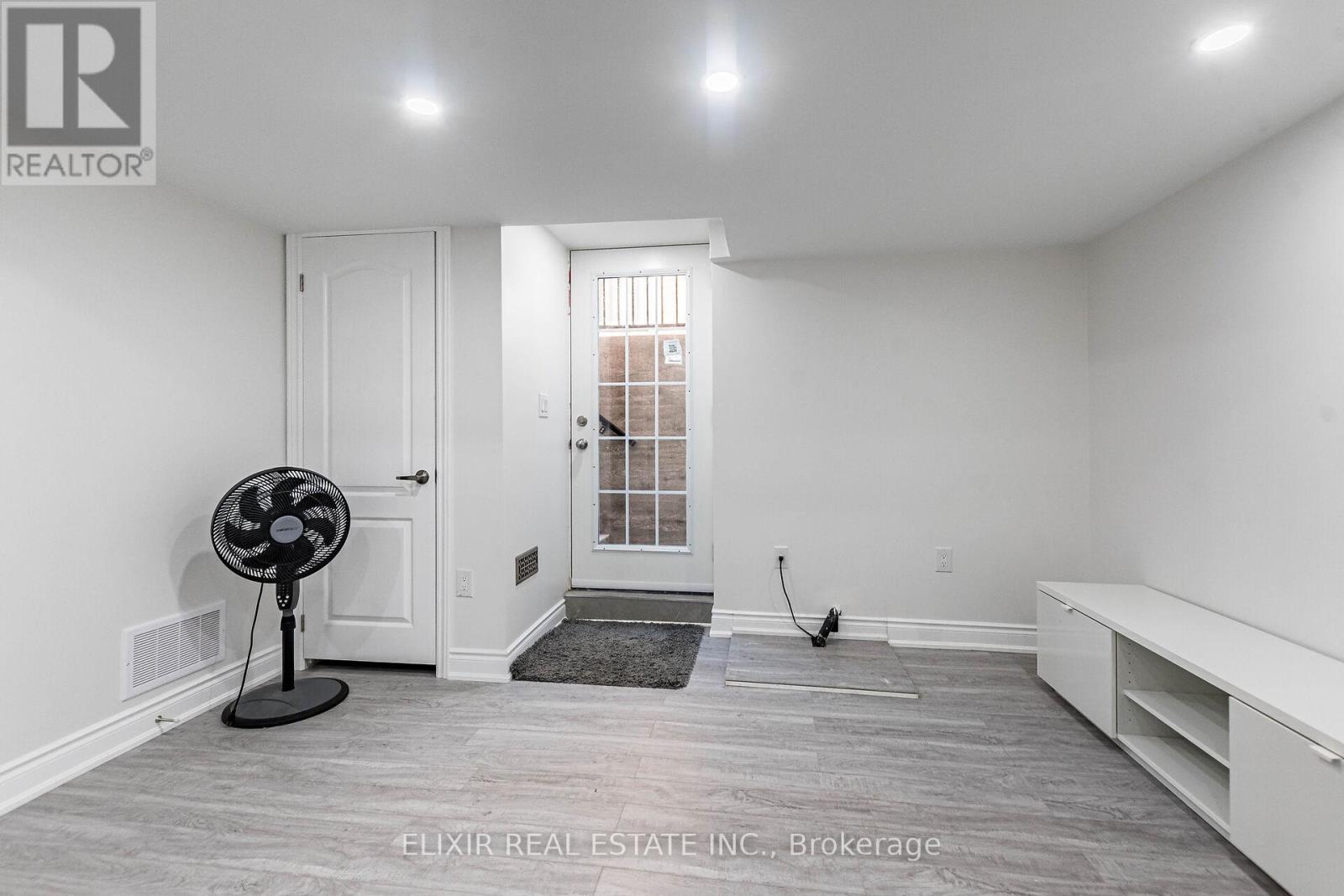 Unknown Address, ,    - Photo 5 - W12785292