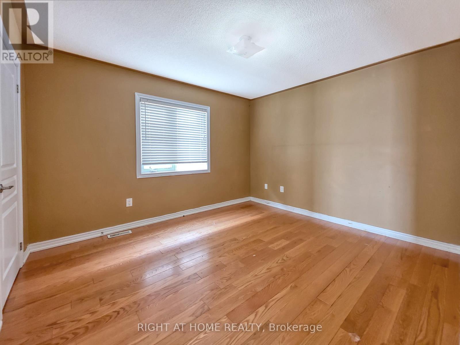 68 Elmcrest Drive, Brampton, Ontario  L6Y 5Z2 - Photo 12 - W12785310