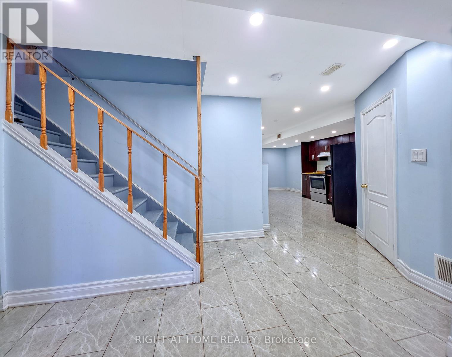 68 Elmcrest Drive, Brampton, Ontario  L6Y 5Z2 - Photo 18 - W12785310