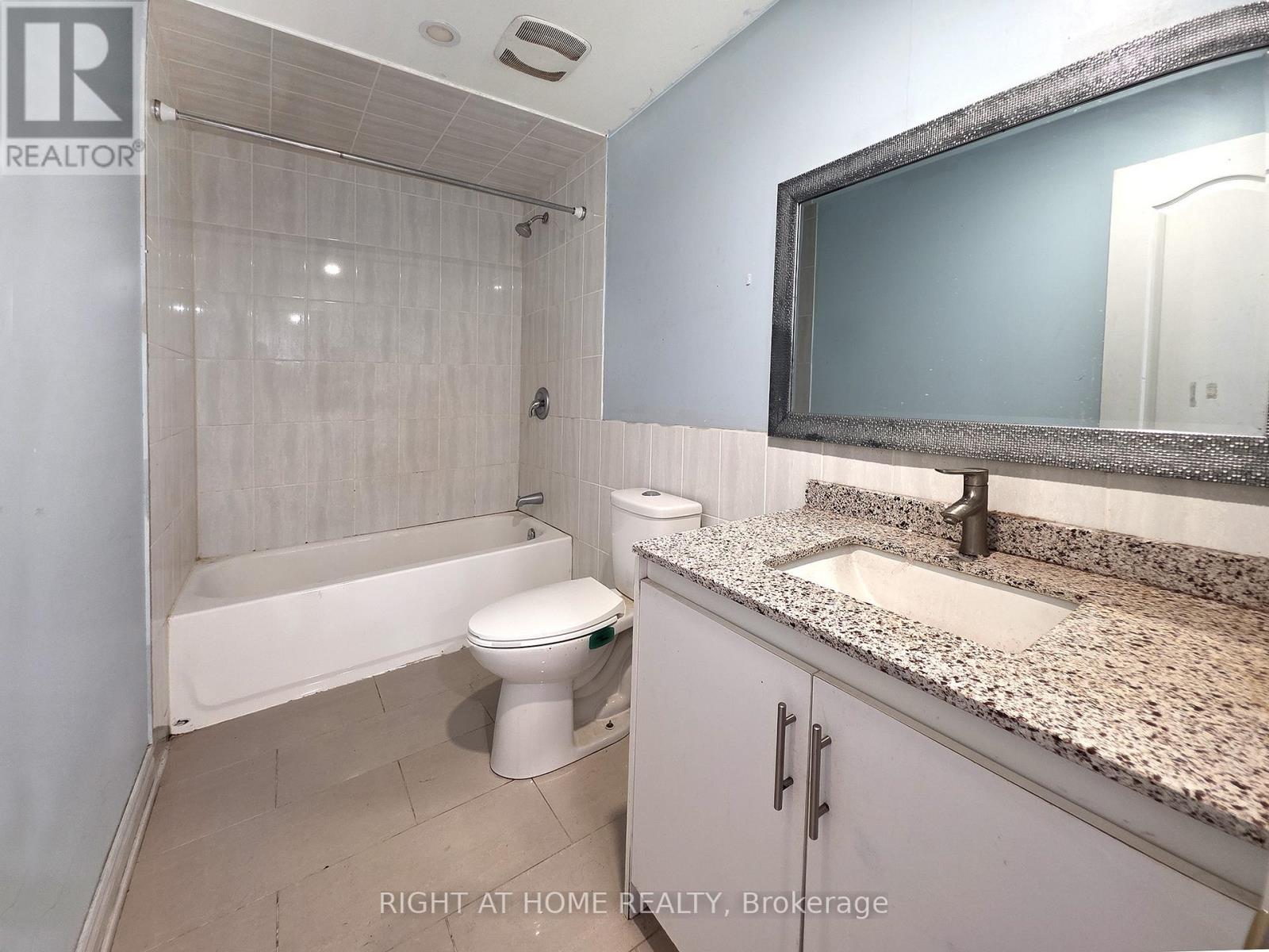 68 Elmcrest Drive, Brampton, Ontario  L6Y 5Z2 - Photo 23 - W12785310