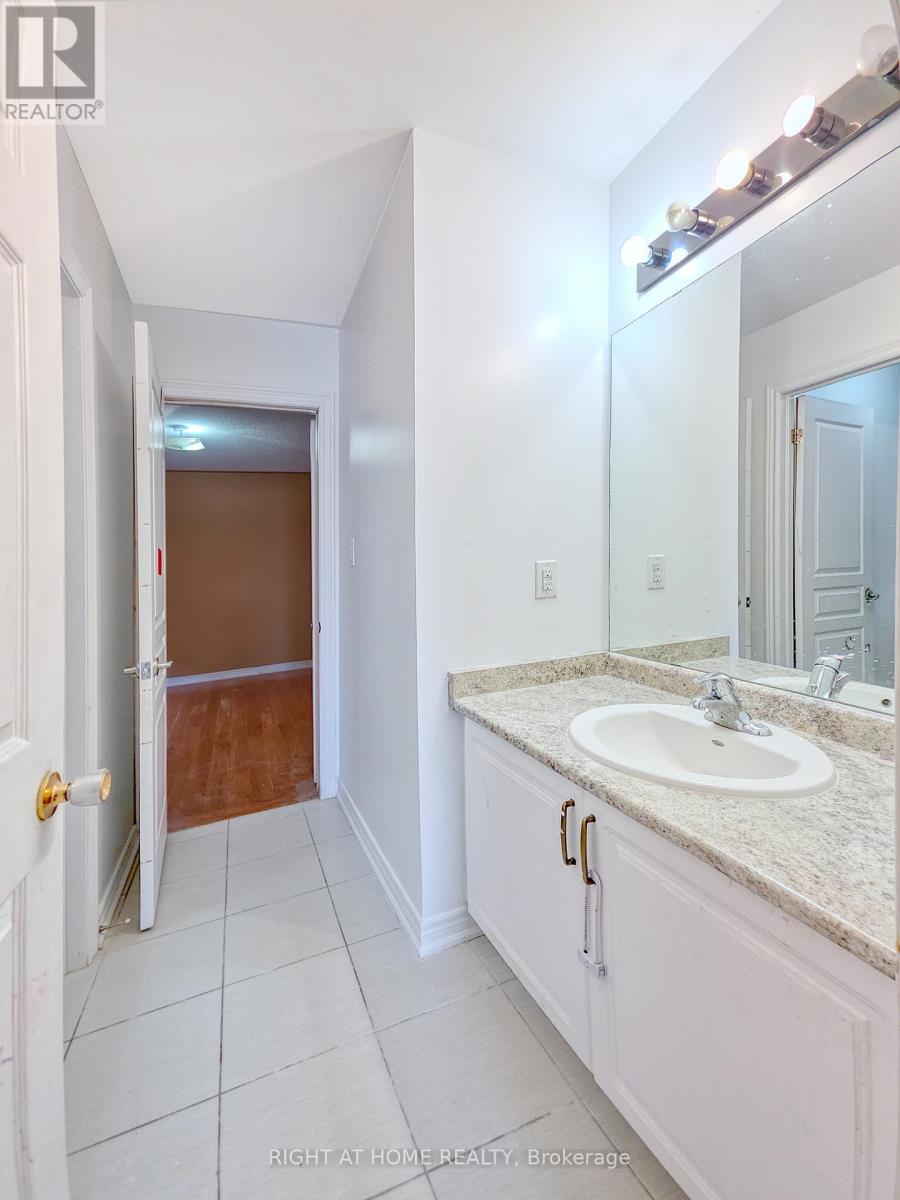 68 Elmcrest Drive, Brampton, Ontario  L6Y 5Z2 - Photo 27 - W12785310