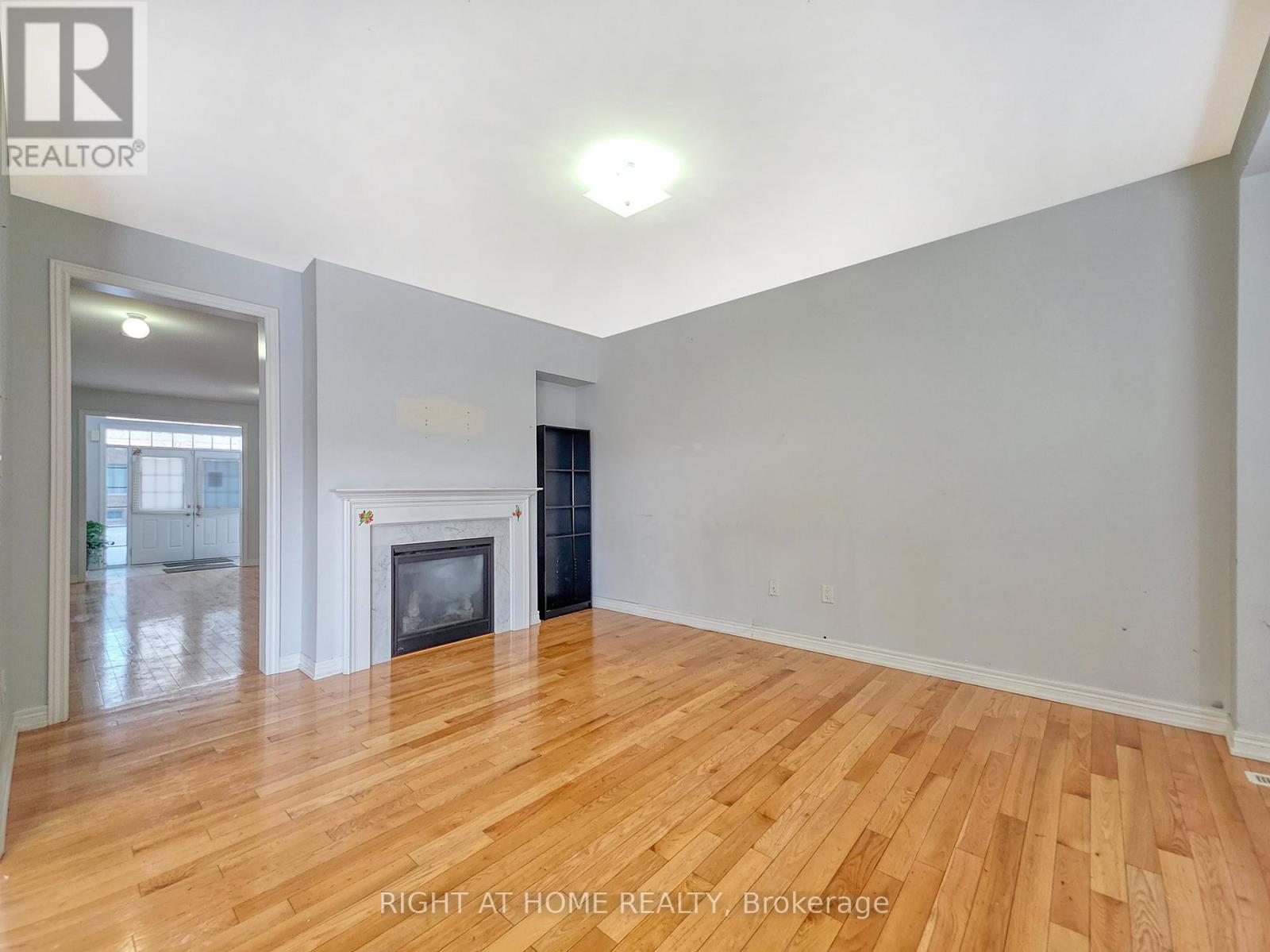 68 Elmcrest Drive, Brampton, Ontario  L6Y 5Z2 - Photo 8 - W12785310