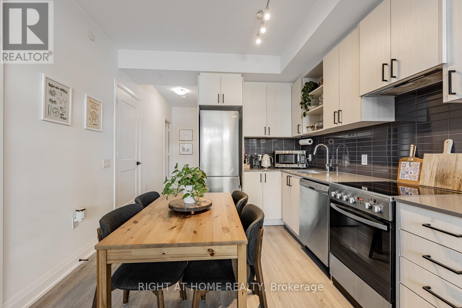 224 - 50 George Butchart Drive, Toronto, Ontario  M3K 0C9 - Photo 11 - W12785322