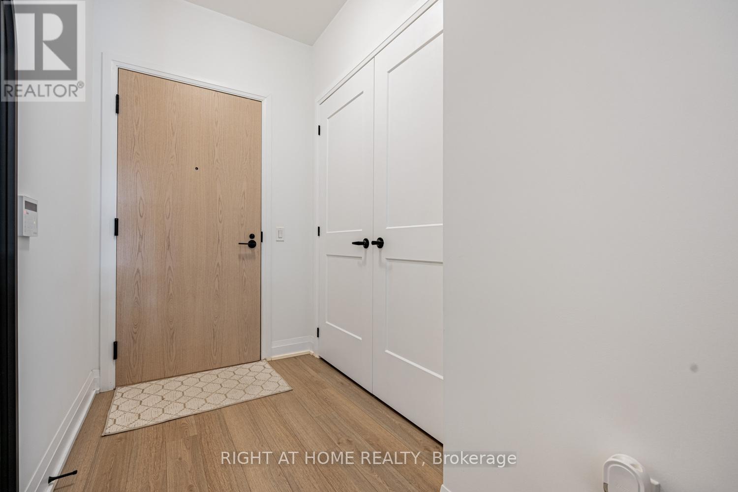 224 - 50 George Butchart Drive, Toronto, Ontario  M3K 0C9 - Photo 4 - W12785322