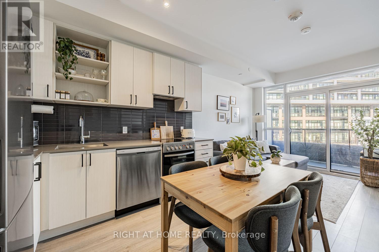 224 - 50 George Butchart Drive, Toronto, Ontario  M3K 0C9 - Photo 8 - W12785322