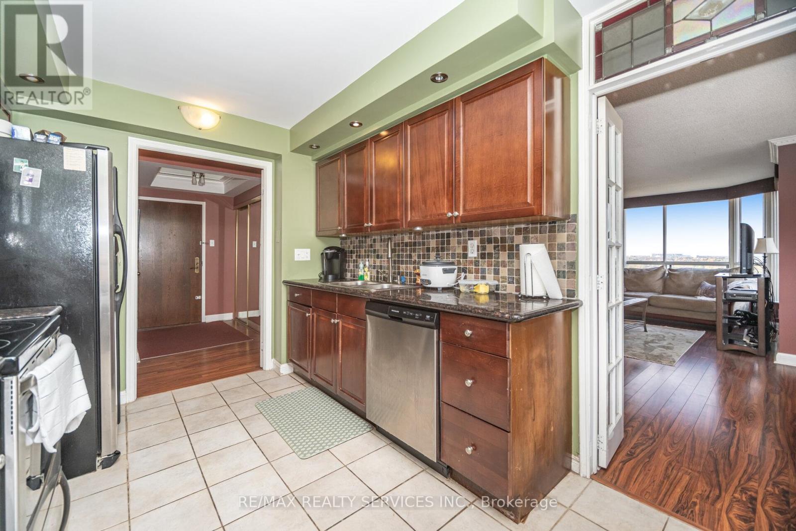 1502 - 22 Hanover Road, Brampton, Ontario  L6S 5K7 - Photo 14 - W12785336