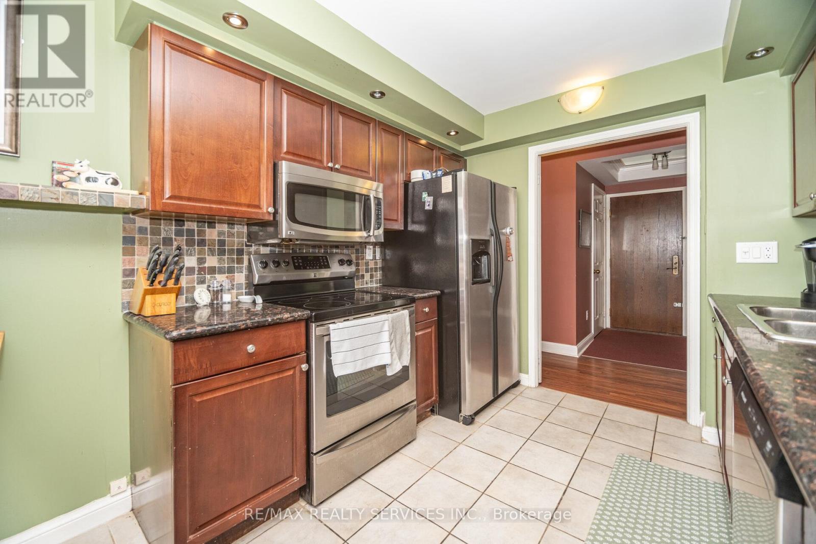 1502 - 22 Hanover Road, Brampton, Ontario  L6S 5K7 - Photo 15 - W12785336