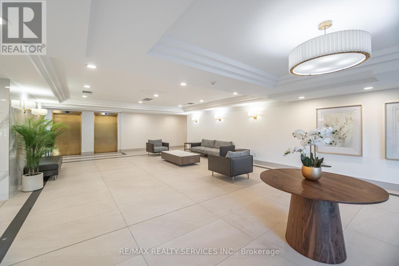 1502 - 22 Hanover Road, Brampton, Ontario  L6S 5K7 - Photo 4 - W12785336