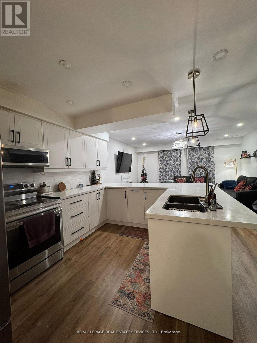 30 Obermeyer Drive, Kitchener, Ontario  N2A 1P6 - Photo 2 - X12785282