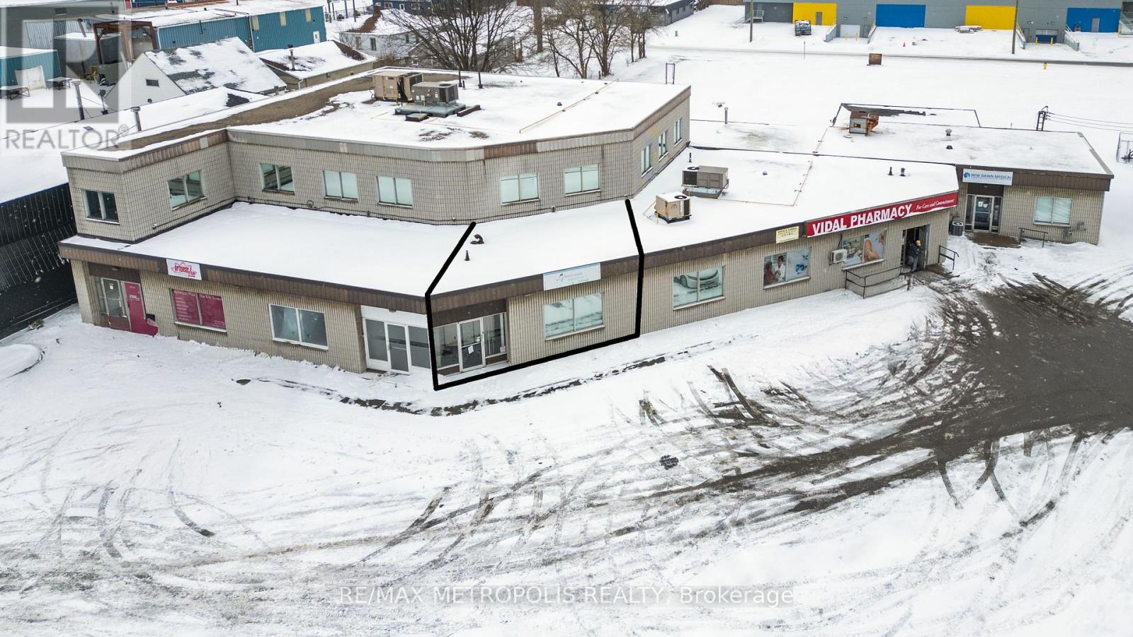 A - 373 Vidal Street S, Sarnia, Ontario  N7T 2V3 - Photo 2 - X12785300