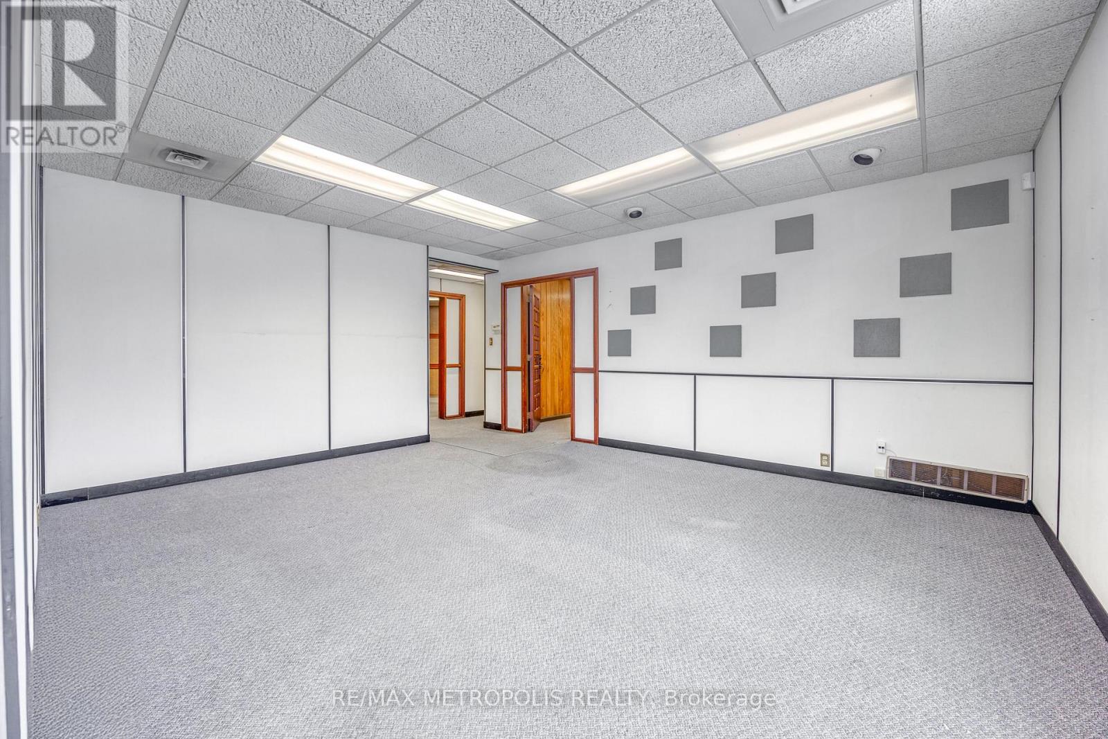 A - 373 Vidal Street S, Sarnia, Ontario  N7T 2V3 - Photo 3 - X12785300