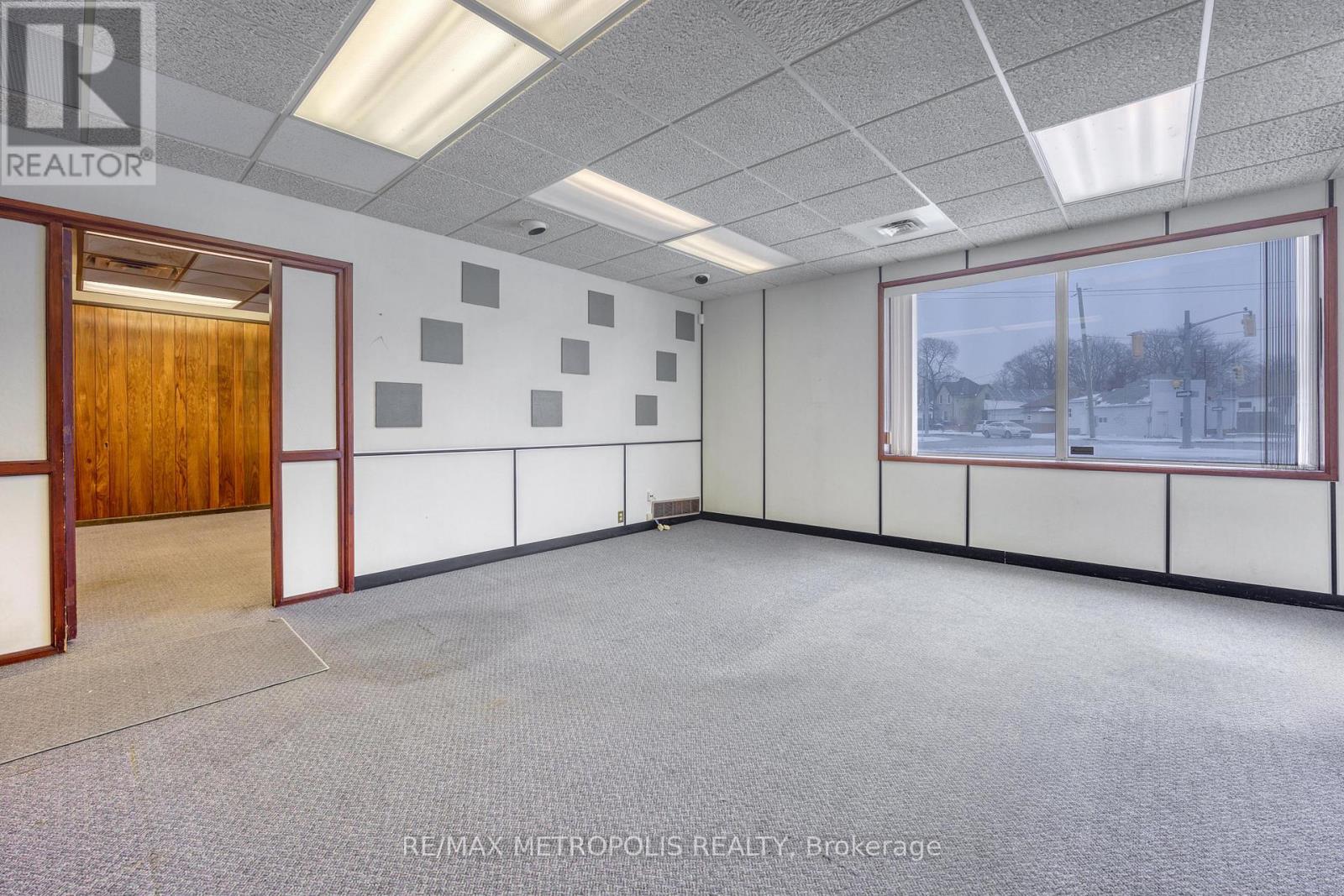 A - 373 Vidal Street S, Sarnia, Ontario  N7T 2V3 - Photo 4 - X12785300