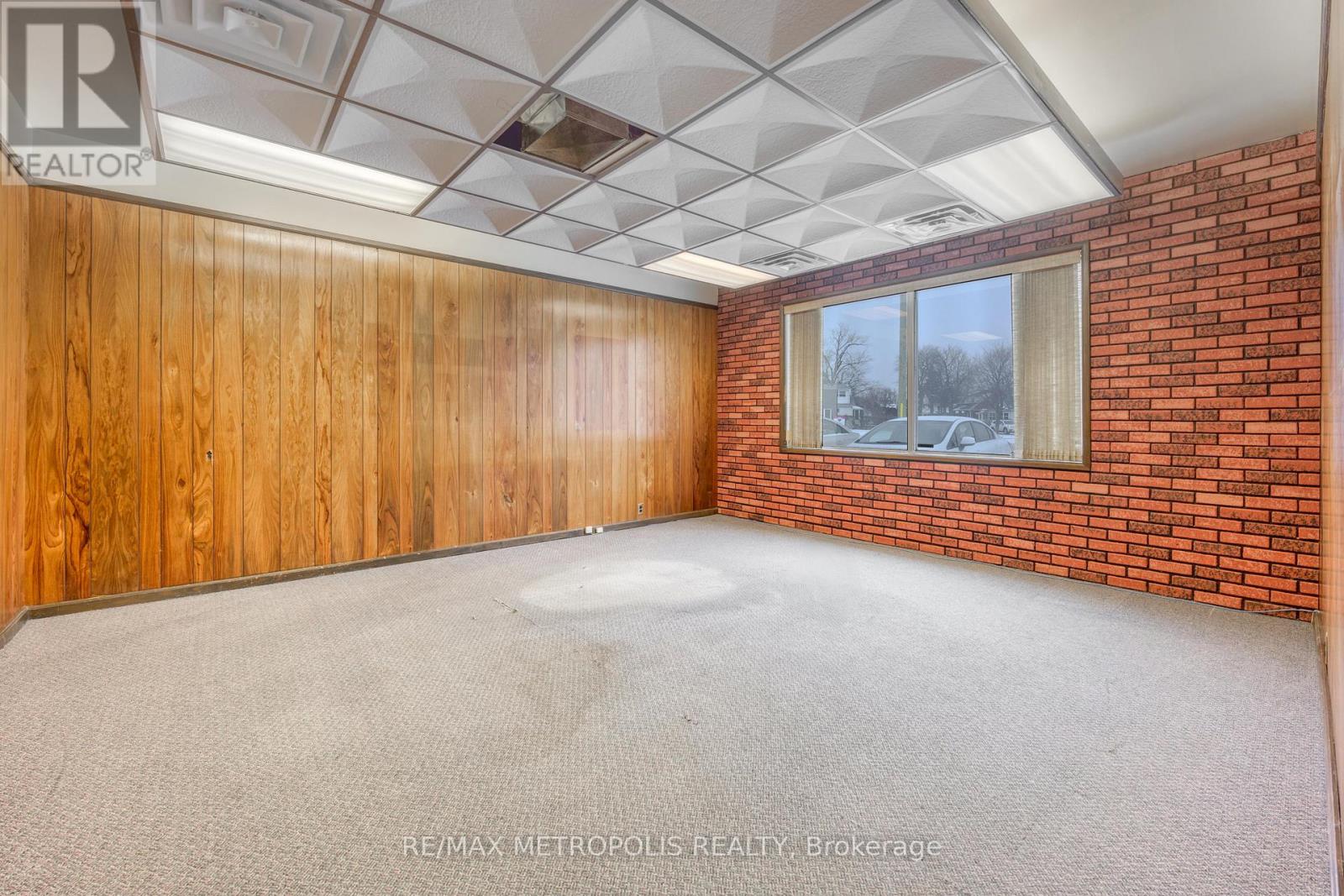 A - 373 Vidal Street S, Sarnia, Ontario  N7T 2V3 - Photo 8 - X12785300