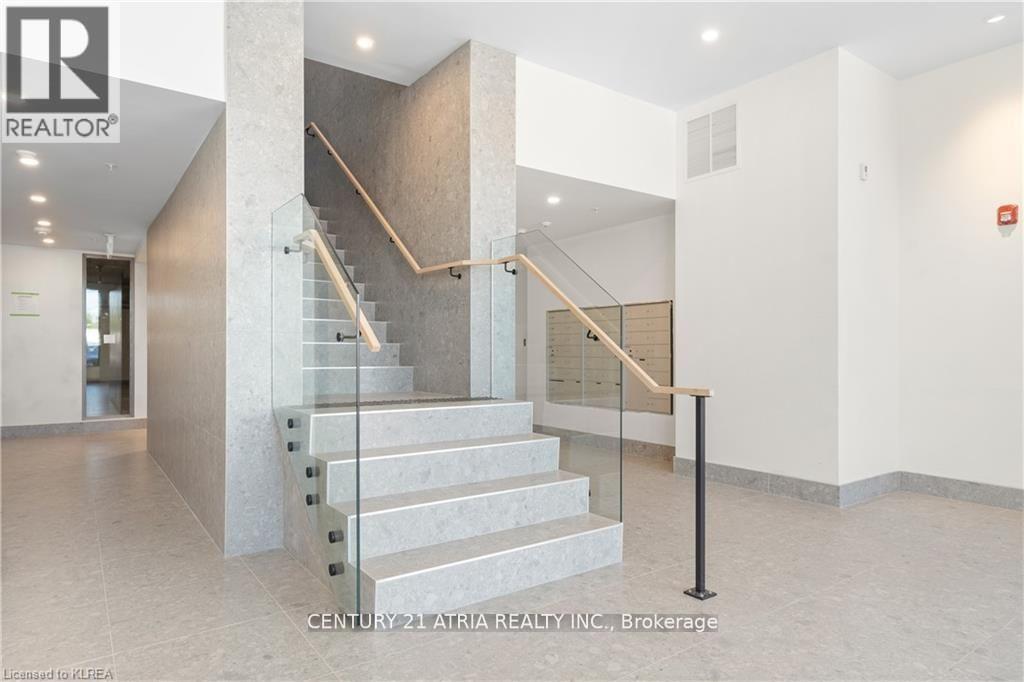 303 - 19a West Street N, Kawartha Lakes, Ontario  K9V 1C4 - Photo 4 - X12265447