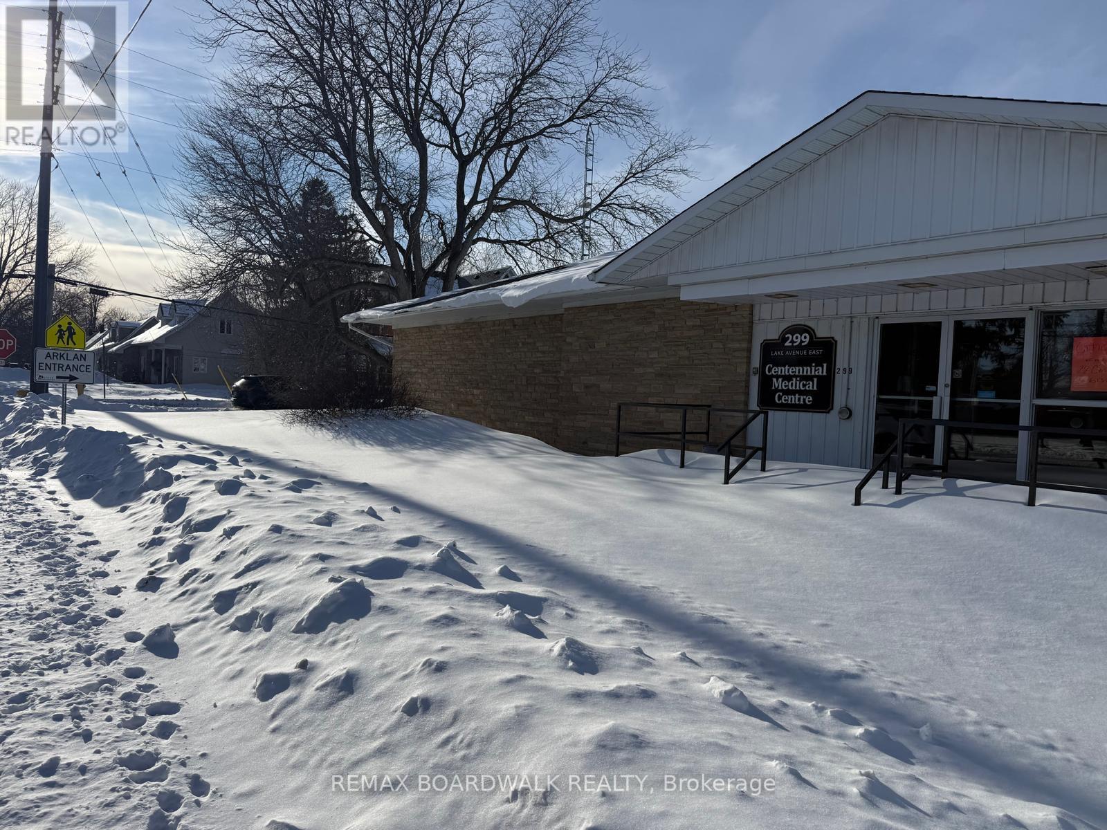 299 Lake Avenue E, Carleton Place, Ontario  K7C 1J3 - Photo 2 - X12785396