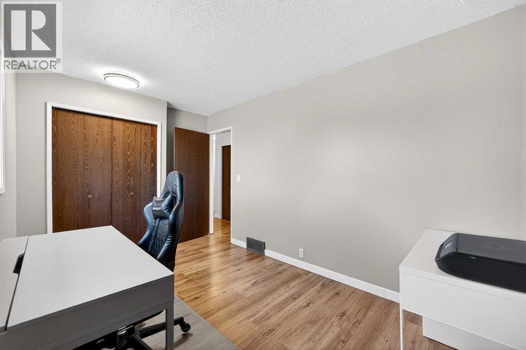 208 Silver Valley Rise Nw, Calgary, Alberta  T3B 4B2 - Photo 19 - A2285846