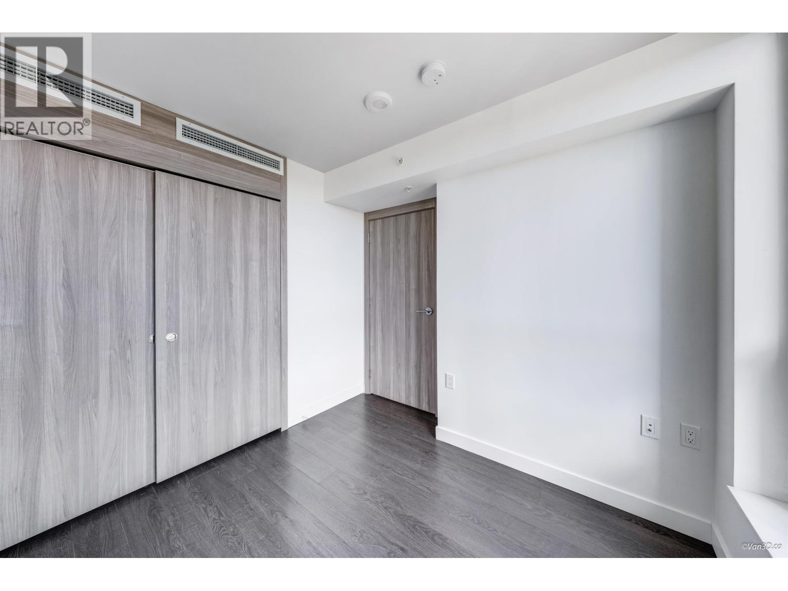 905 433 Sw Marine Drive, Vancouver, British Columbia  V5X 0H5 - Photo 3 - R3089546