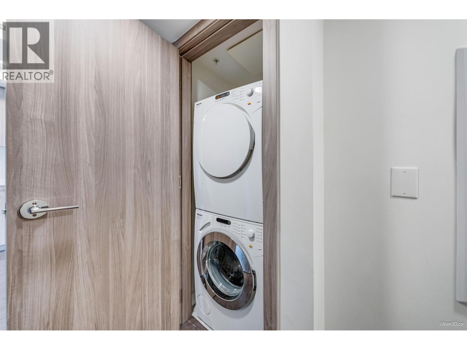 905 433 Sw Marine Drive, Vancouver, British Columbia  V5X 0H5 - Photo 5 - R3089546