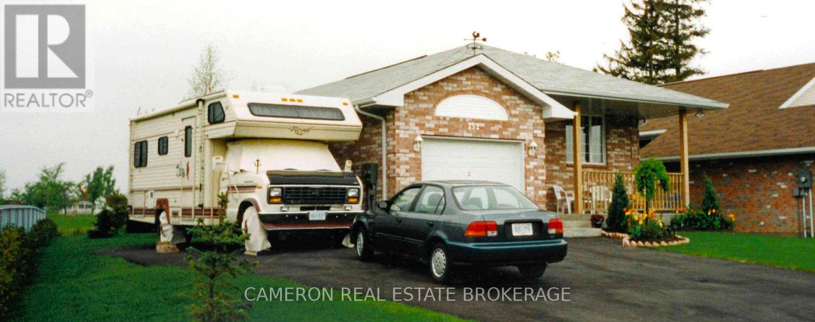 252 Northwoods Crescent, Cornwall, Ontario  K6H 7K3 - Photo 4 - X12784708