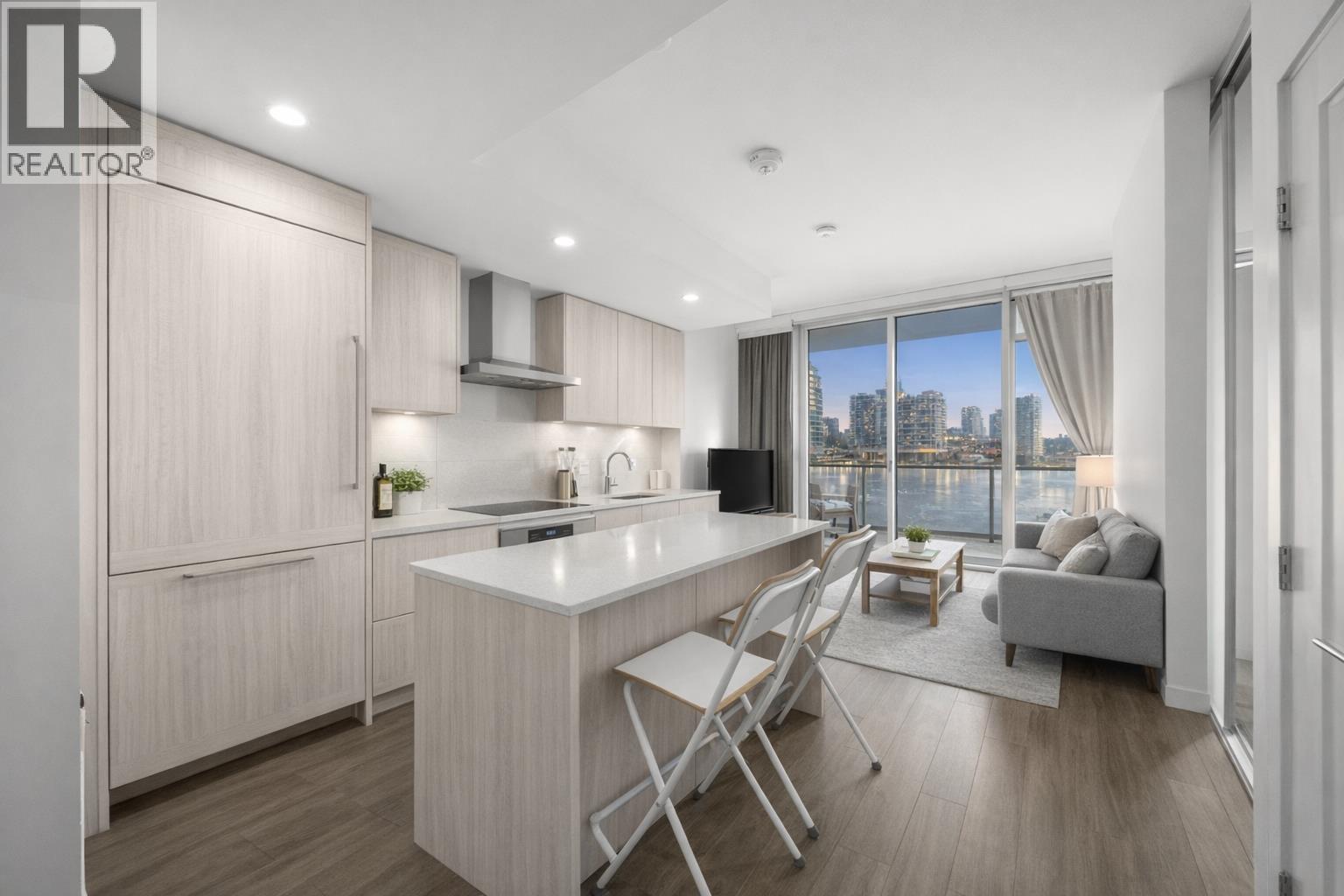 703 2351 BETA AVENUE, Burnaby, British Columbia