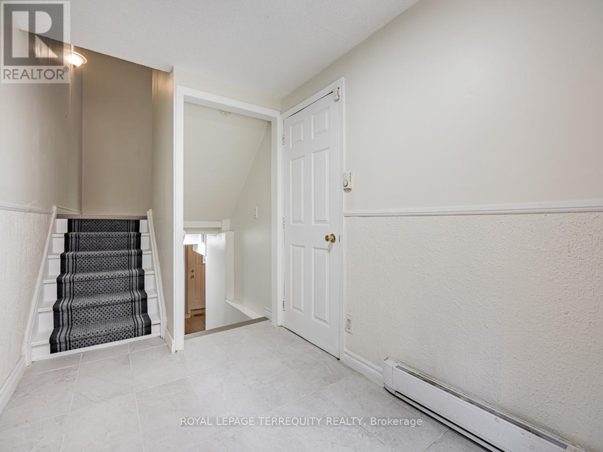 23 - 21 ROCKWOOD DRIVE, Toronto, Ontario