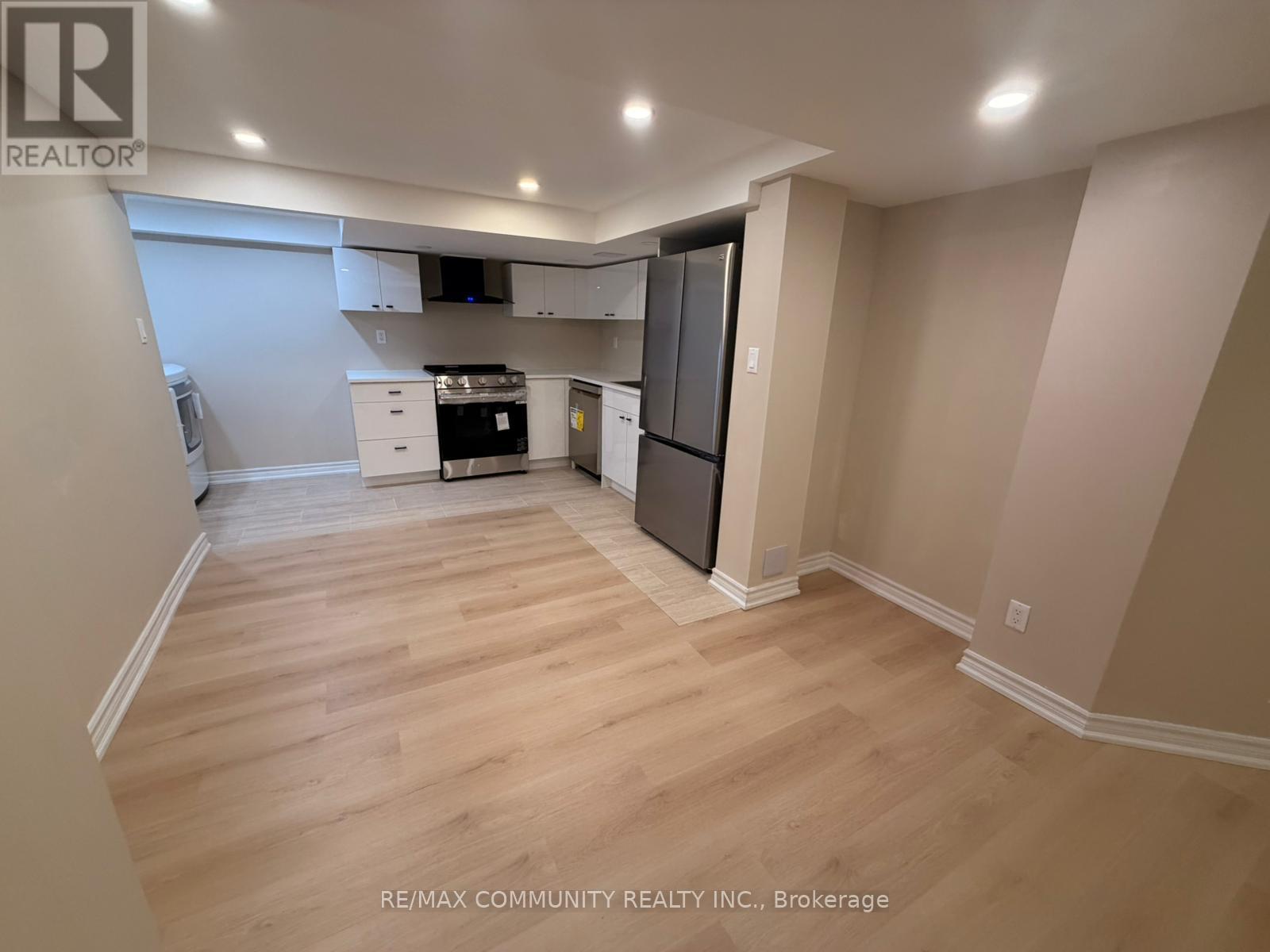 Bsmnt - 644 Blackwood Boulevard, Oshawa, Ontario  L1K 0G7 - Photo 3 - E12785378