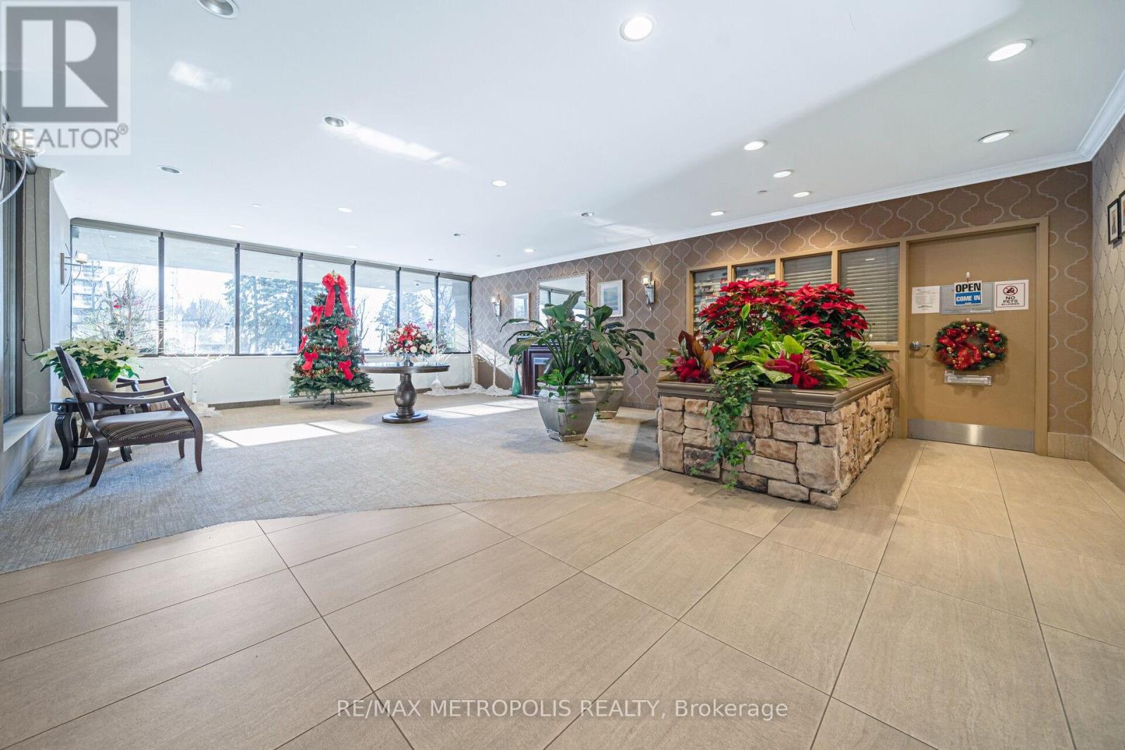 2212 - 2330 Bridletowne Circle, Toronto, Ontario  M1W 3P6 - Photo 3 - E12785382