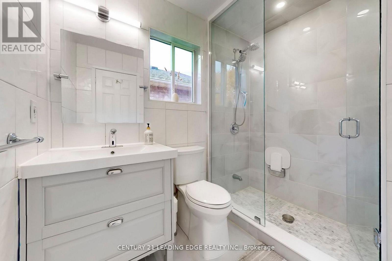 851 Hilton Boulevard, Newmarket, Ontario  L3X 2H7 - Photo 42 - N12785388