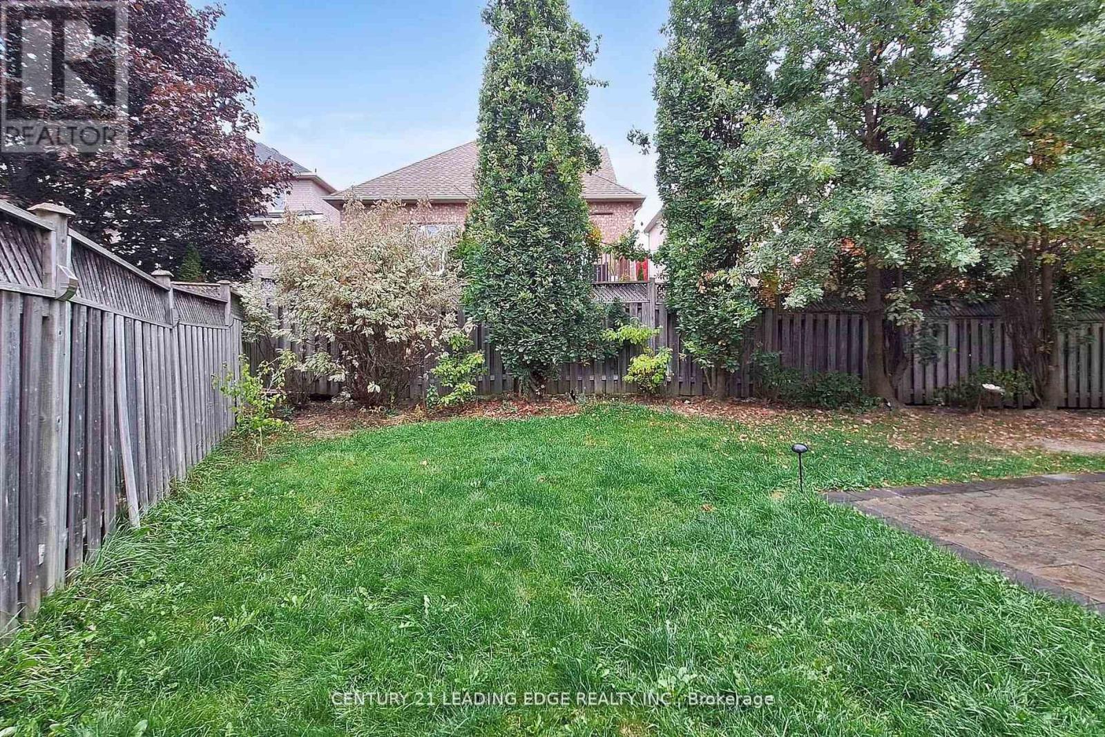 851 Hilton Boulevard, Newmarket, Ontario  L3X 2H7 - Photo 49 - N12785388