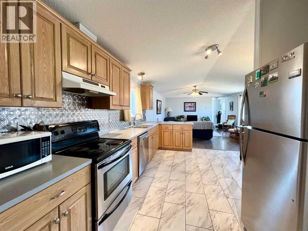 212 Cross, Acme, Alberta  T0M 0A0 - Photo 8 - A2285032