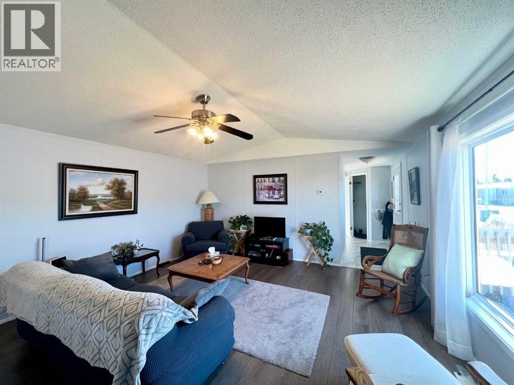 212 Cross, Acme, Alberta  T0M 0A0 - Photo 11 - A2285032