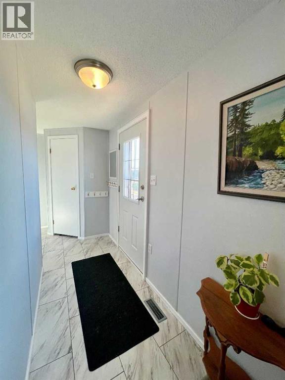 212 Cross, Acme, Alberta  T0M 0A0 - Photo 6 - A2285032