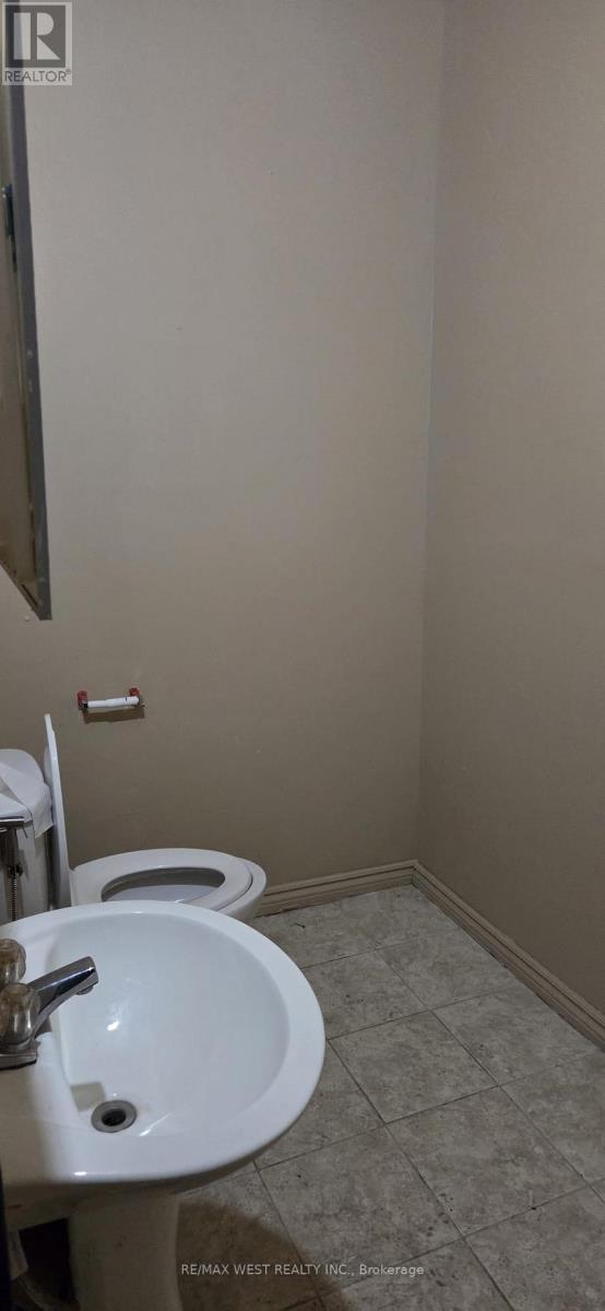 Store Front Plus Basement - 1210 King Street W, Toronto, Ontario  M6K 1G4 - Photo 6 - W12785392